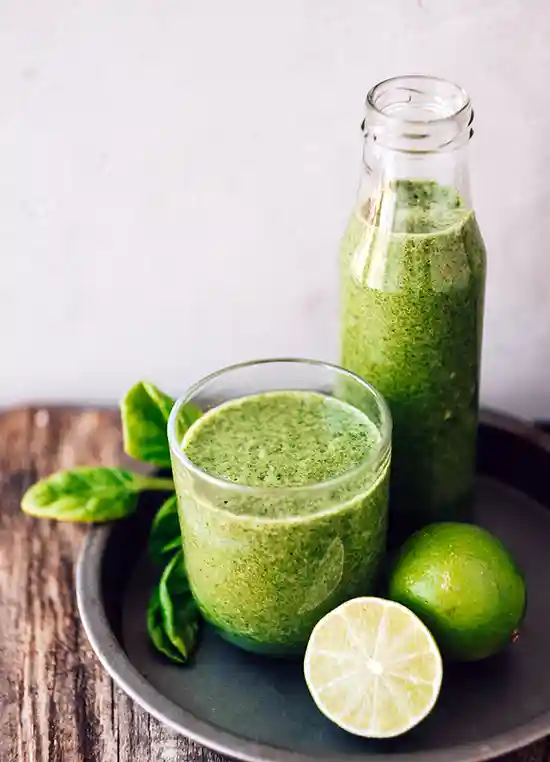 Grüner Zitronensmoothie